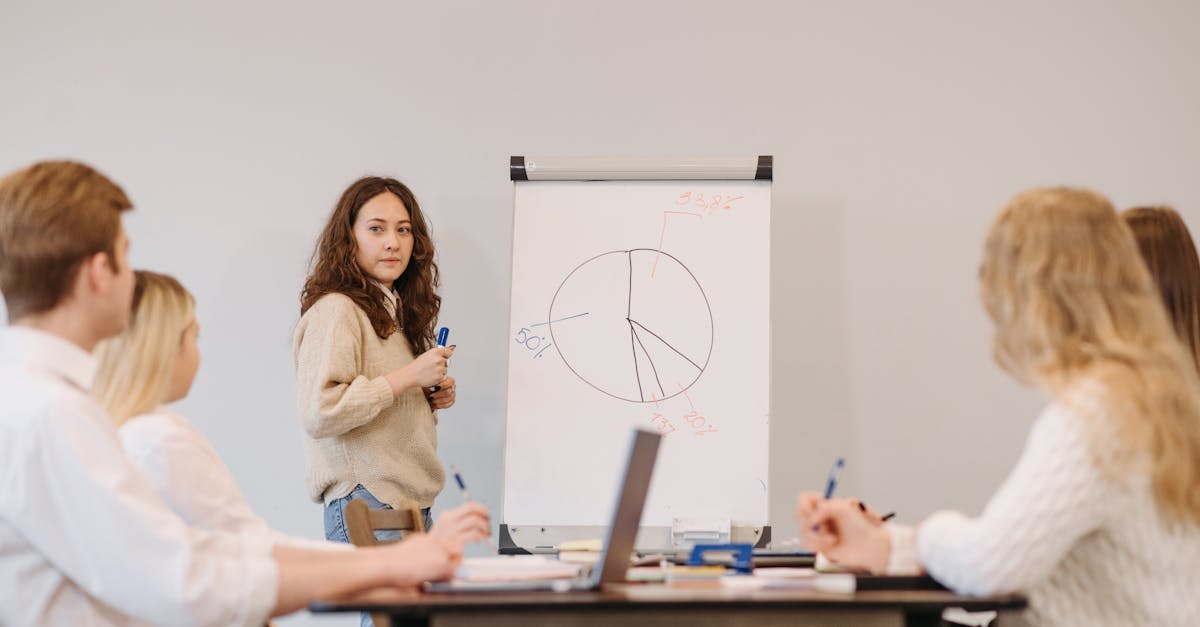 如何制定游戏技术支持辅助软件的禁止法规？